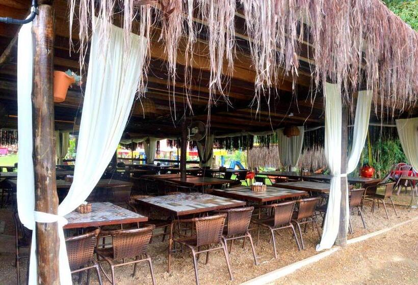 پانسیون Ganso Complexo De Lazer