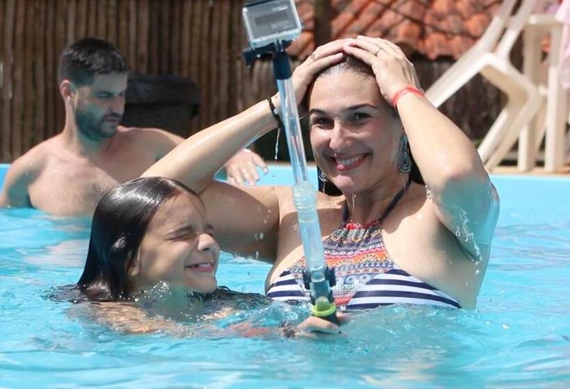 پانسیون Ganso Complexo De Lazer