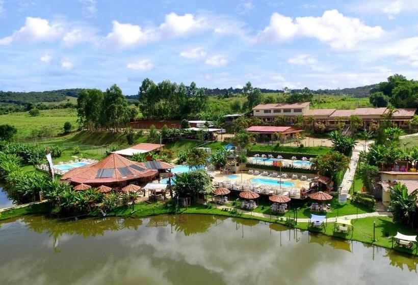 پانسیون Ganso Complexo De Lazer