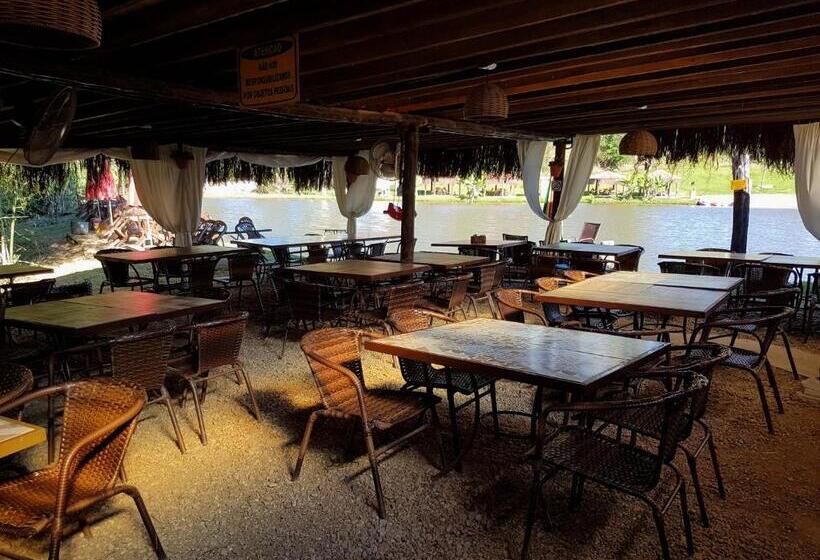 پانسیون Ganso Complexo De Lazer