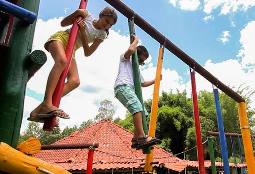 פנסיון Ganso Complexo De Lazer