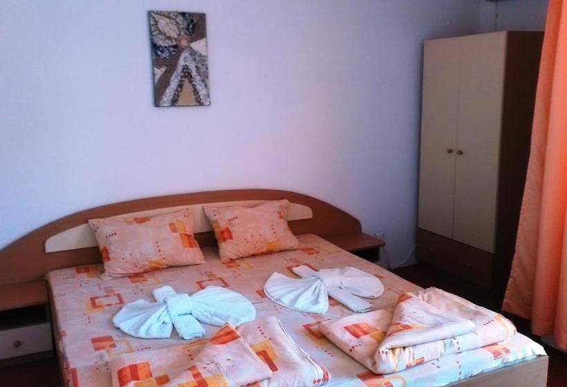 پانسیون Guest House Malkata Stopanka