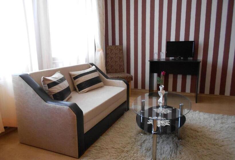 פנסיון Guest House Tsenovi