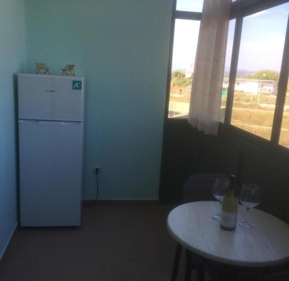 פנסיון H And H Guesthouse