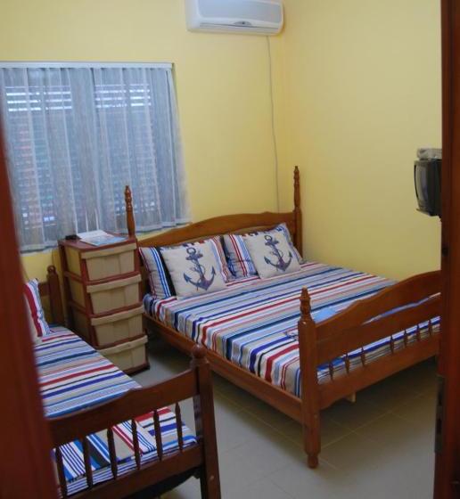 פנסיון H And H Guesthouse