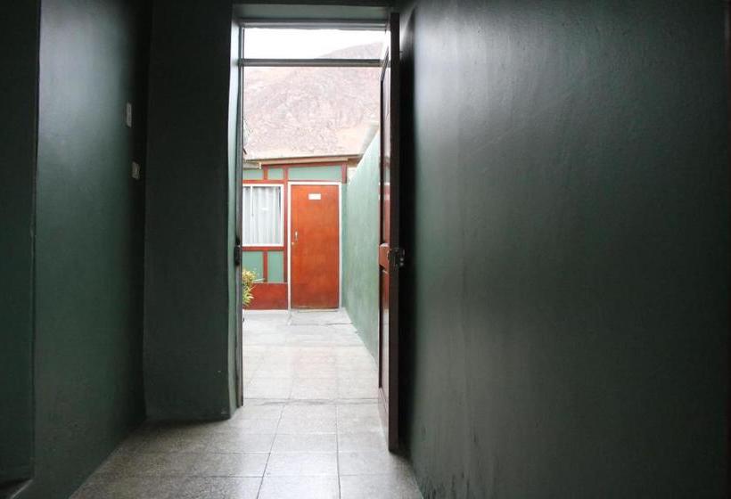 ペンション Hostal Cali