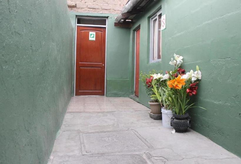 ペンション Hostal Cali