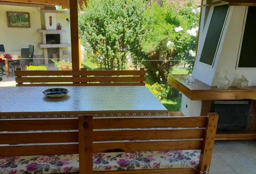 پانسیون Kyurkchievi Guest House