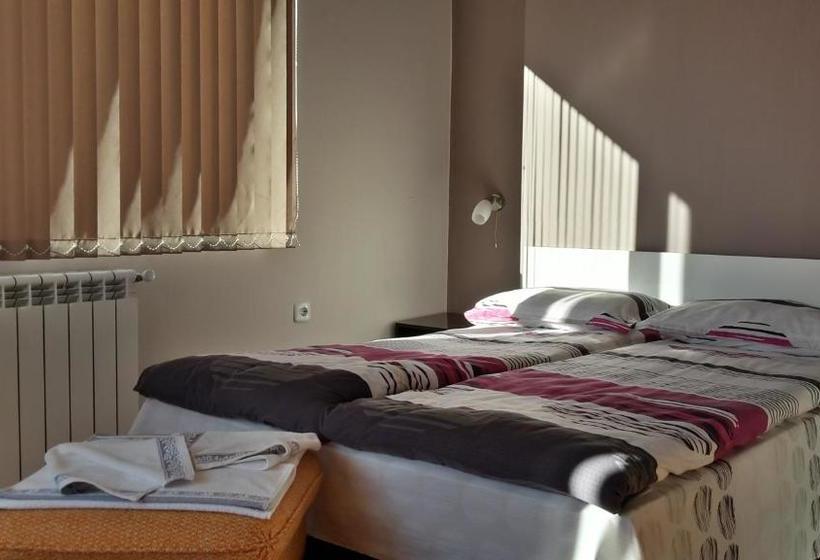 پانسیون Kyurkchievi Guest House