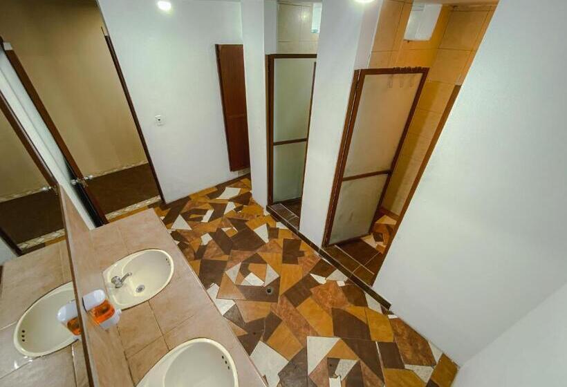 پانسیون Latacunga Hostel