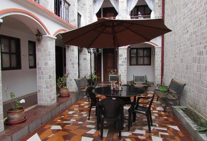 Pension Latacunga Hostel