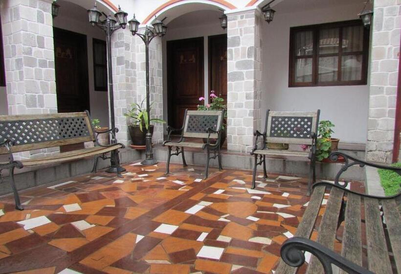 Pension Latacunga Hostel