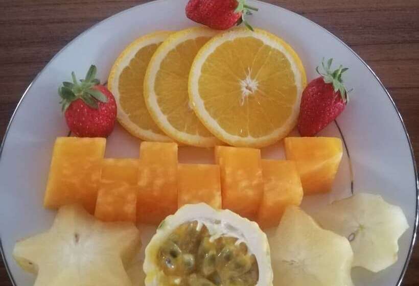 פנסיון Methira Villa