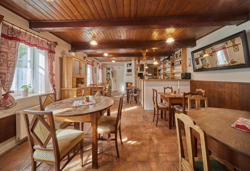 פנסיון Pod Svatou Annou   Penzion A řízkovna