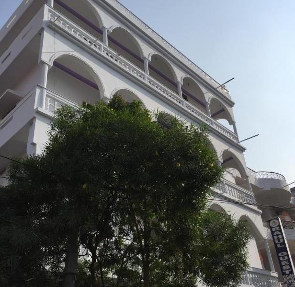 פנסיון Rahul Guest House