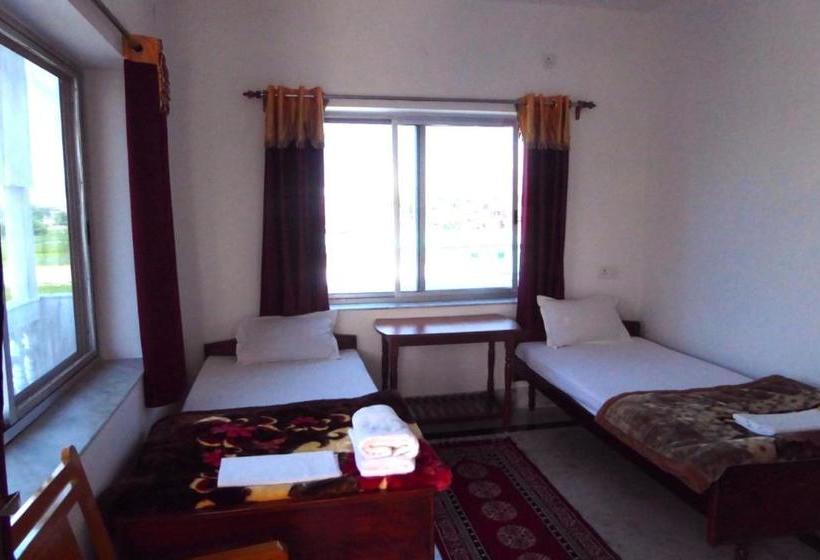 פנסיון Rahul Guest House