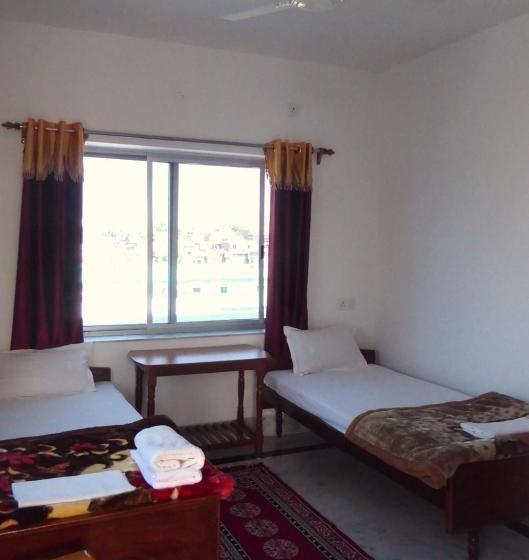 פנסיון Rahul Guest House