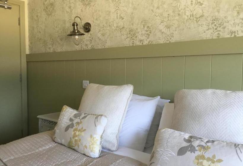 بنسيون Riverbank, Country Pub And Guesthouse