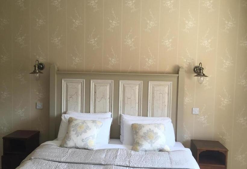 بنسيون Riverbank, Country Pub And Guesthouse