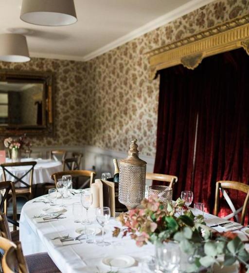 بنسيون Riverbank, Country Pub And Guesthouse