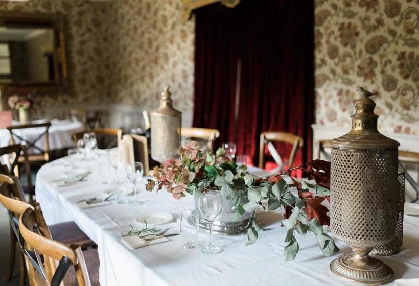 بنسيون Riverbank, Country Pub And Guesthouse