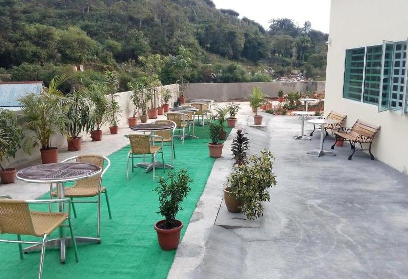 پانسیون Sam Jade Guest House