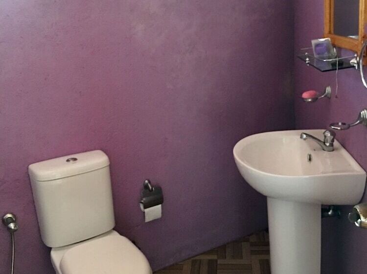 Пансион Seasons Four