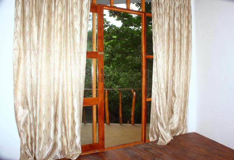 Пансион Seasons Four