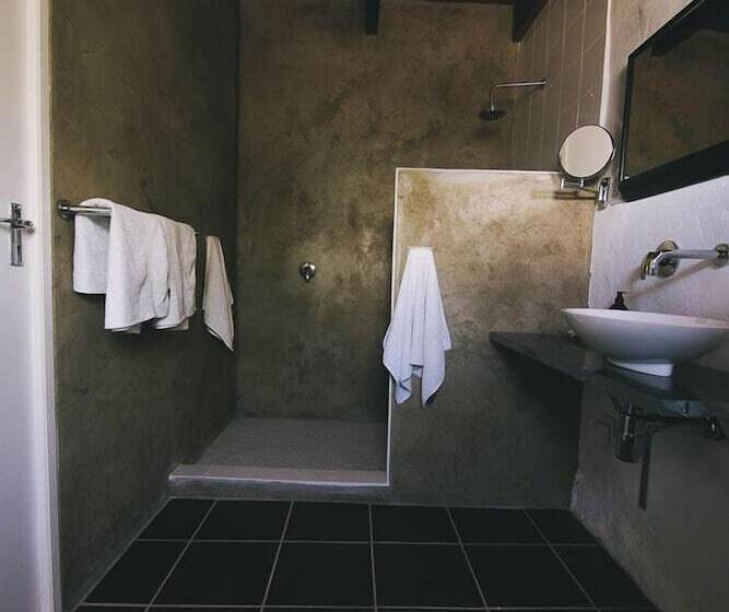 Пансион Shiraz Estate Villa & Studios