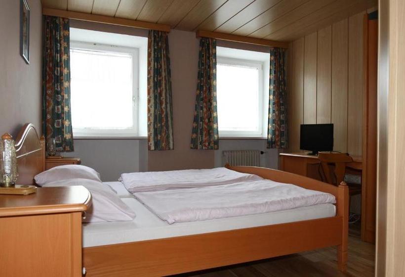 פנסיון Stiftsgasthof Hochburg