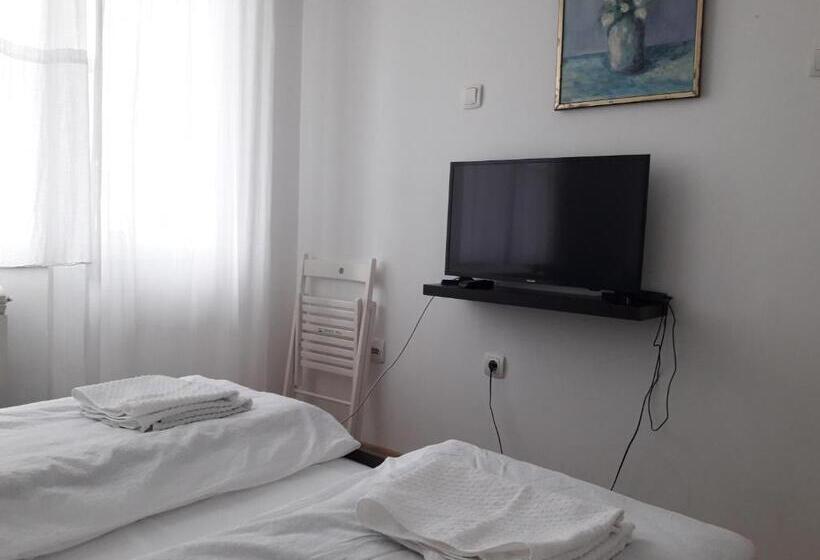 پانسیون Vrnjci House