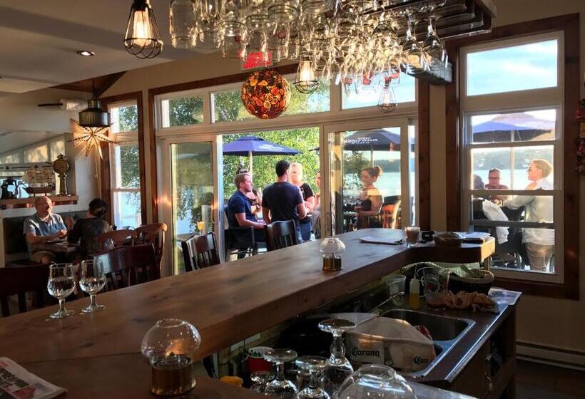 ユースホステル Auberge Et Chalets Sur Le Lac