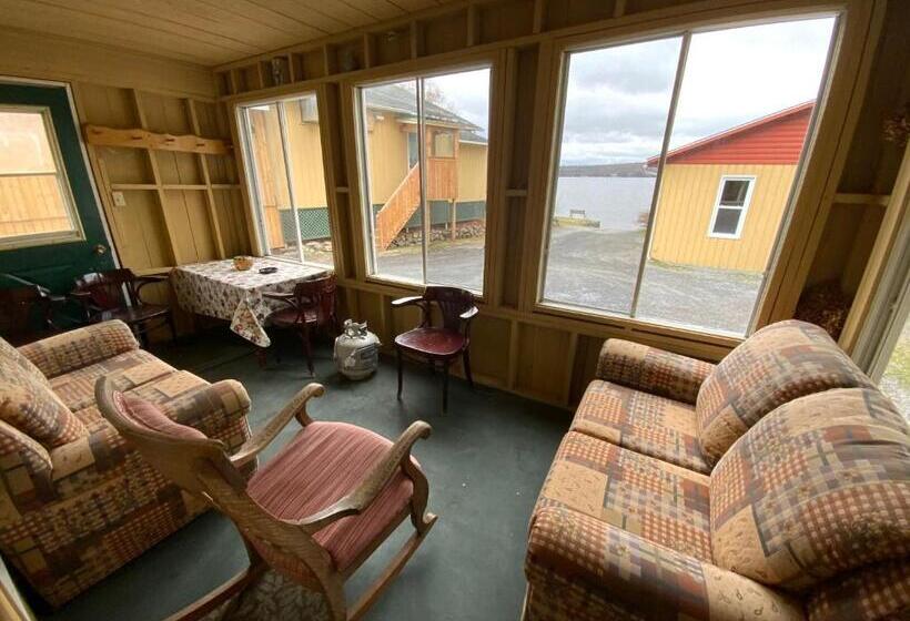 Общежитие Auberge Et Chalets Sur Le Lac