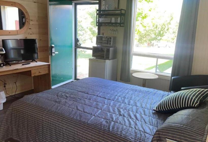 Общежитие Auberge Et Chalets Sur Le Lac