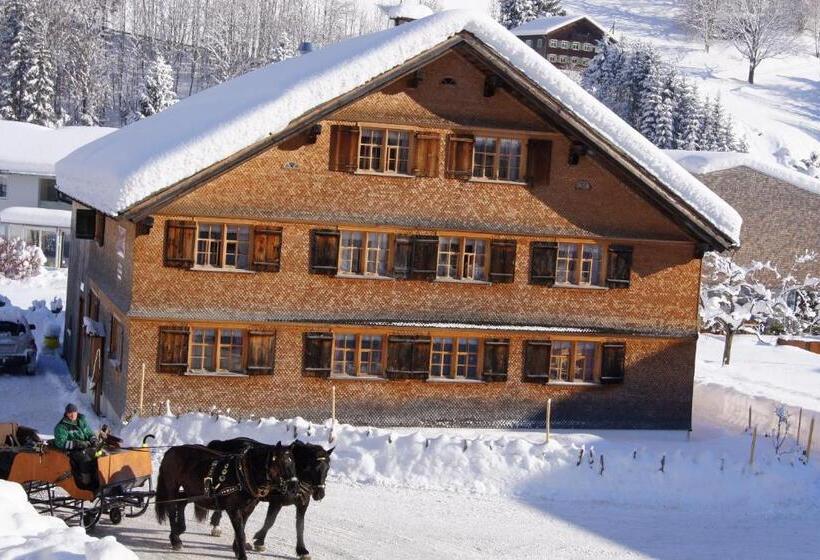 فندق صغير Naze`s Hus Mellau