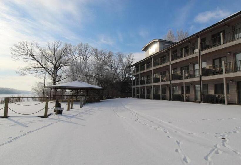 Общежитие Paddle Wheel Inn