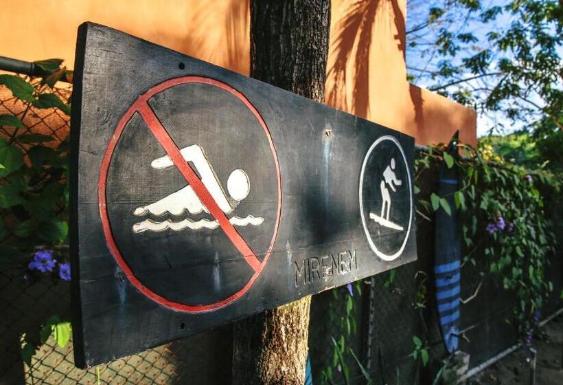 Общежитие Pipe House Playa Grande