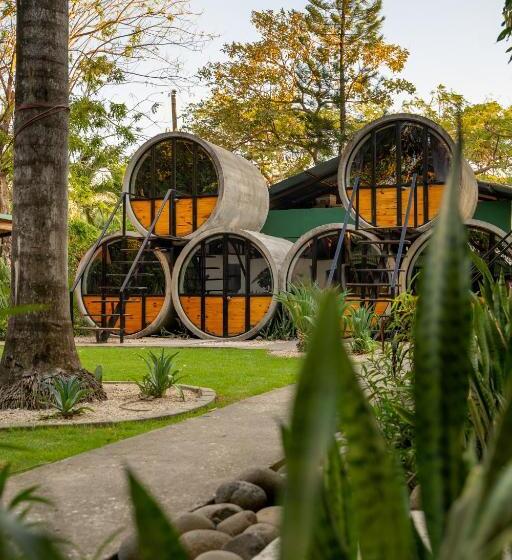 Общежитие Pipe House Playa Grande