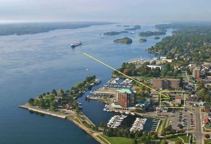 فندق صغير Noble Waterfront Suites