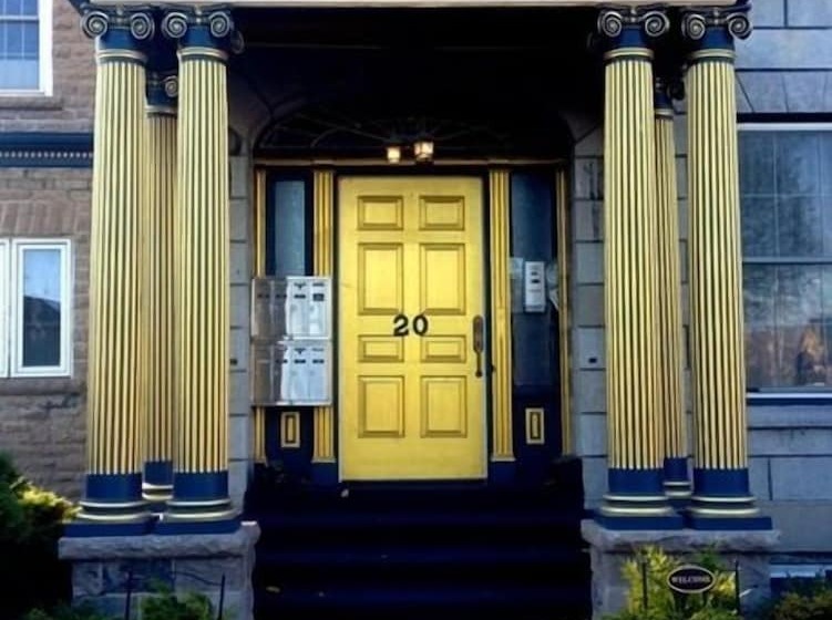 فندق صغير Noble Waterfront Suites