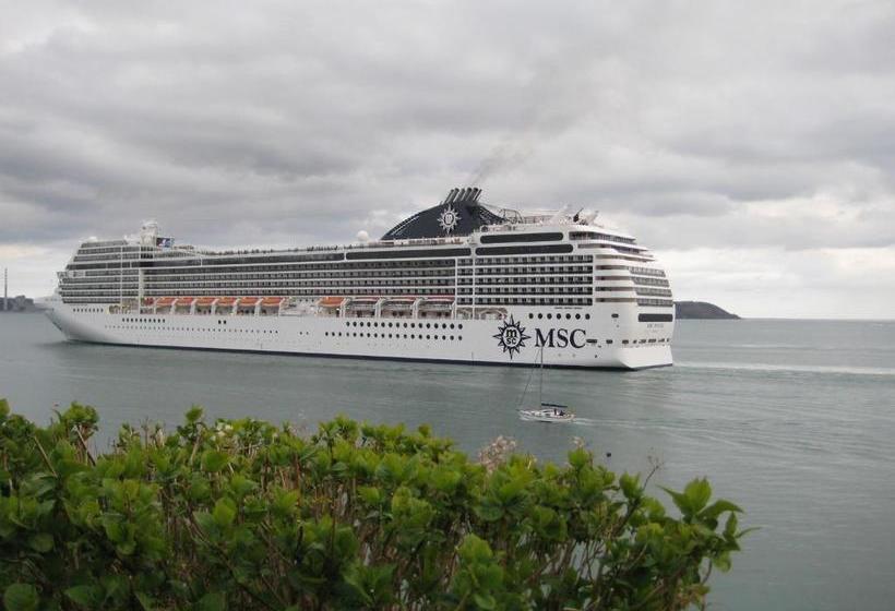 مبيت وإفطار Knockeven House