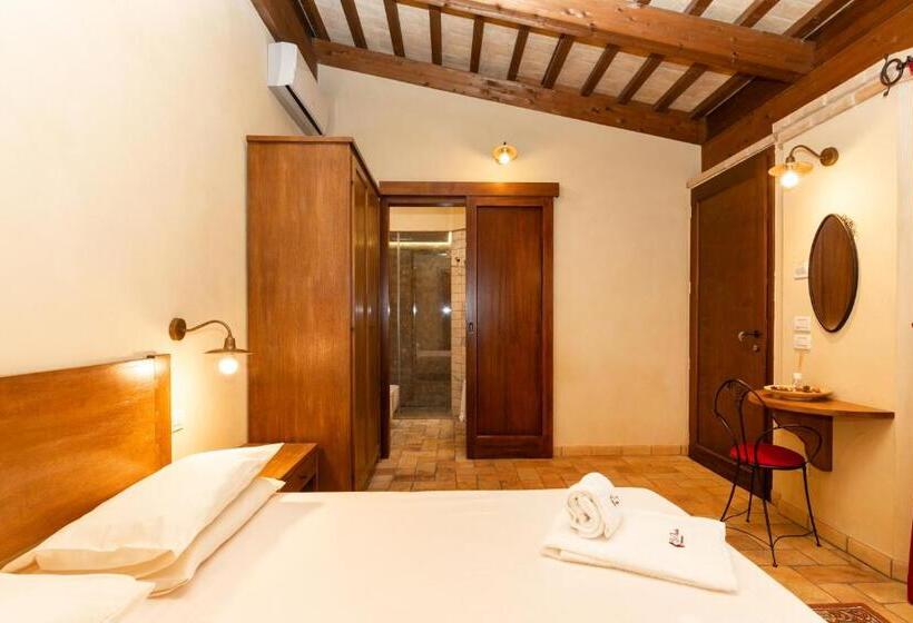 هتل Agriturismo Le Bosche