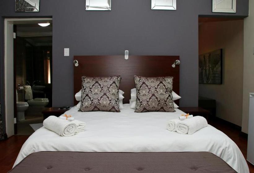 פנסיון Aalwyns Guesthouse