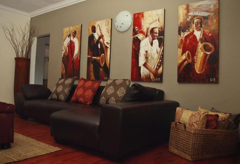 פנסיון Aalwyns Guesthouse