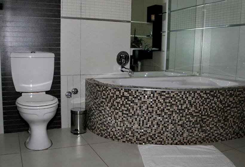 פנסיון Aalwyns Guesthouse