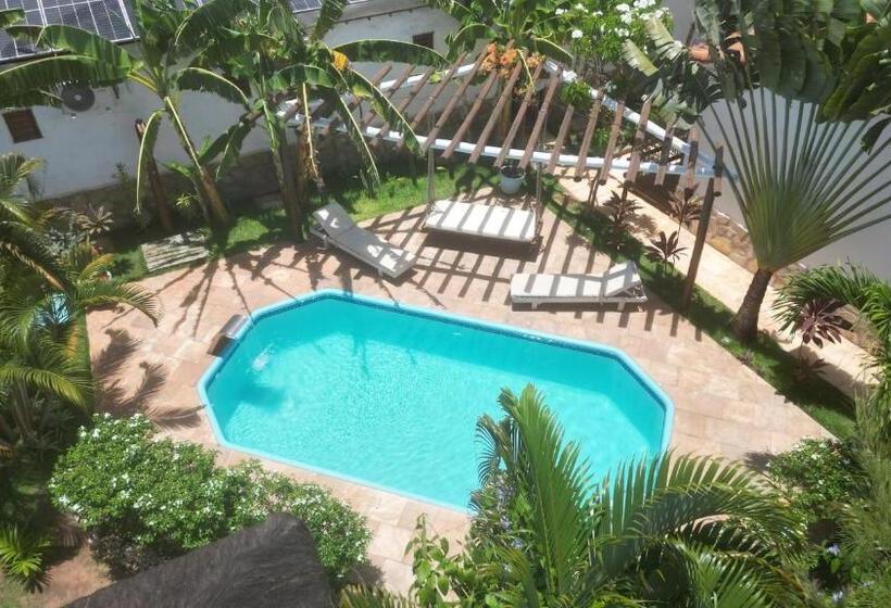 بنسيون Aki Pousada