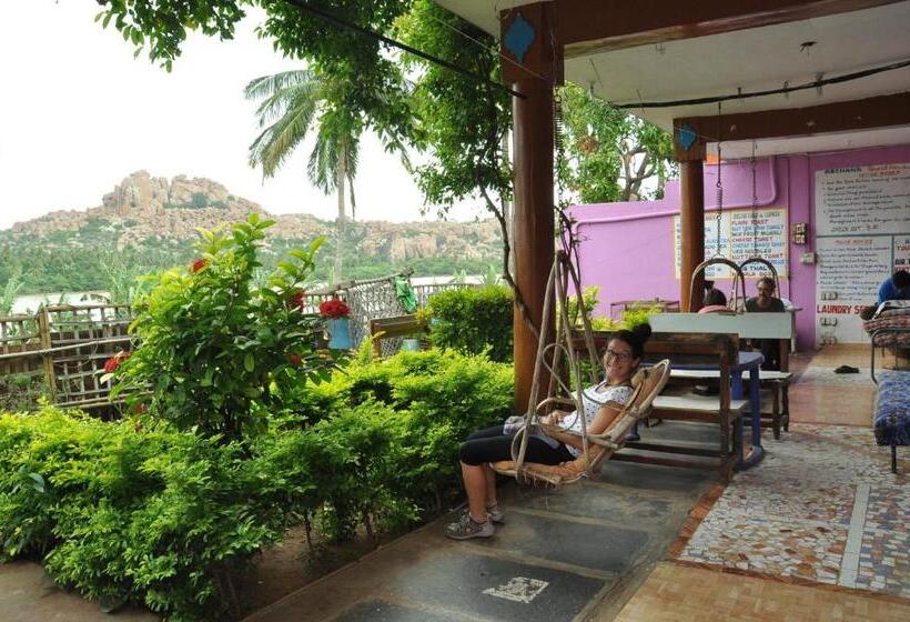 پانسیون Archana Guest House River View