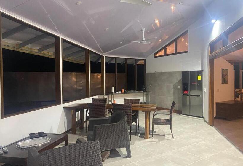 بنسيون Casa Aba Matapalo