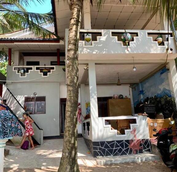 بنسيون Chandi Gaya Beach Guesthouse