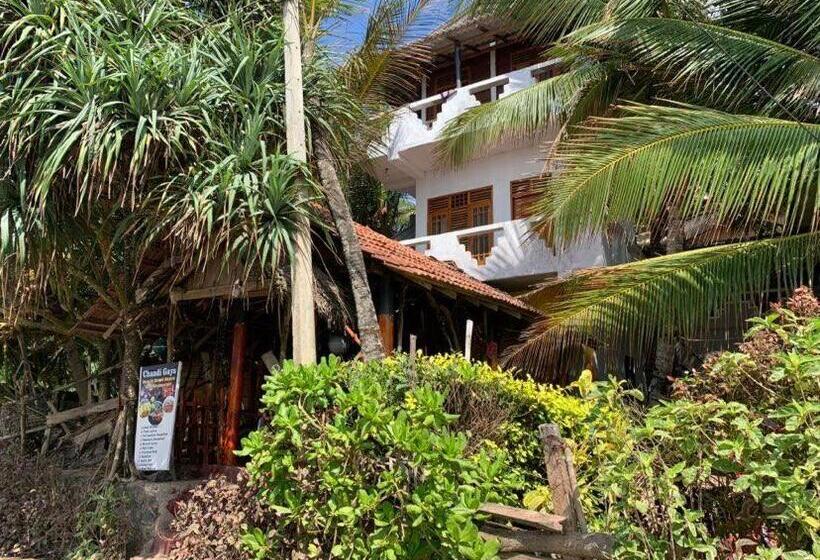 بنسيون Chandi Gaya Beach Guesthouse